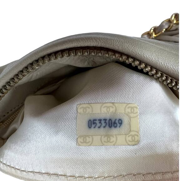 Chanel Vintage Tan Beige Quilted 24K Gold Chain Strap Camera Bag - Picture 13 of 15